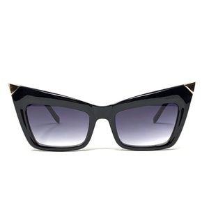 Accessories - Vintage style cat eye sunglasses with metal tips Accessories - Vintage style cat eye sunglasses with metal tips